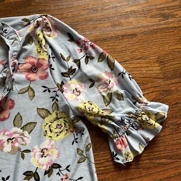 NWT Melloday Blue, Pink and Yellow Floral Short Sleeve Top - Picture 4 of 7